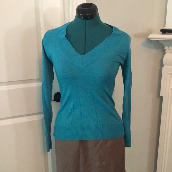 The Limited V neck - Picture 1 of 2